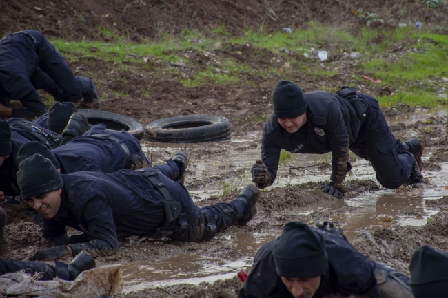 Polis adaylarının zorlu eğitimi